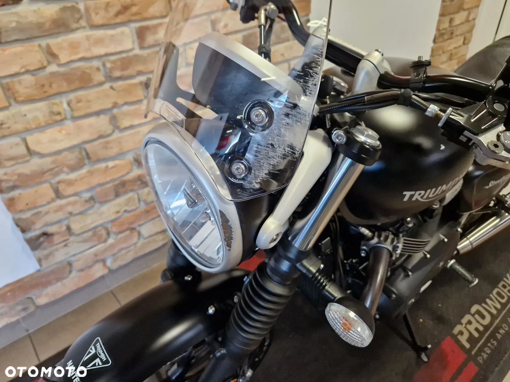 Triumph Street Twin - 21