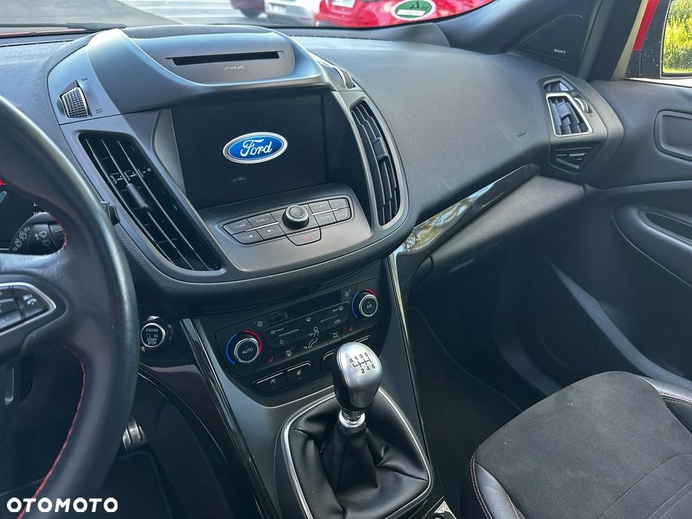 Ford Kuga 1.5 EcoBoost 2x4 ST-Line - 31
