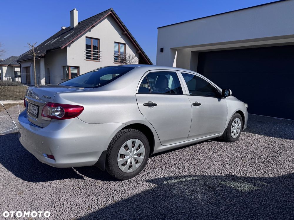 Toyota Corolla - 4