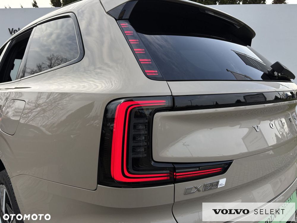 Volvo EX90 - 8