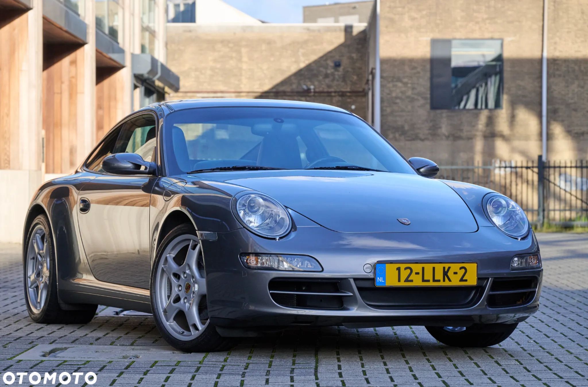 Porsche 911 Carrera 4 - 1