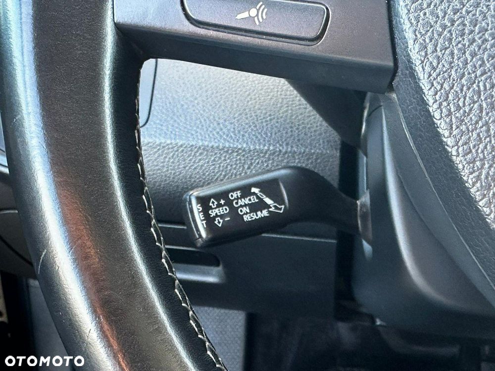 Volkswagen Passat 2.0 TDI DPF Highline - 20