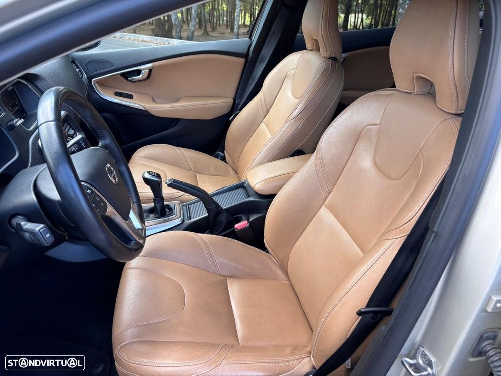 Volvo V40 Cross Country 2.0 D2 Pro - 13