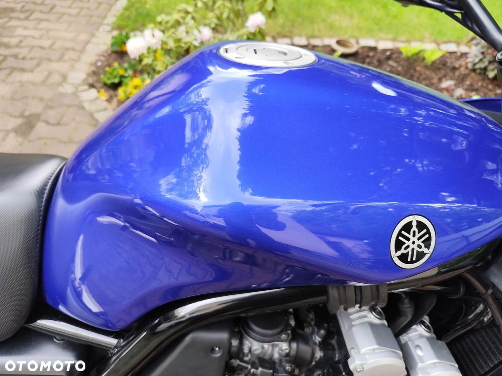 Yamaha FZS - 10