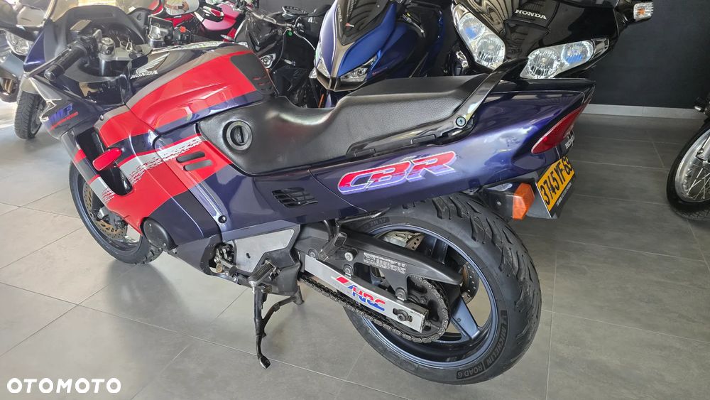 Honda CBR - 13
