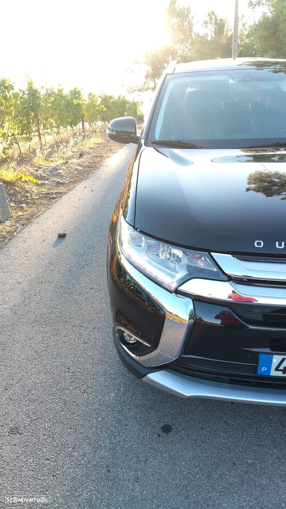 Mitsubishi Outlander 2.2 DI-D Intense Black Edition - 10