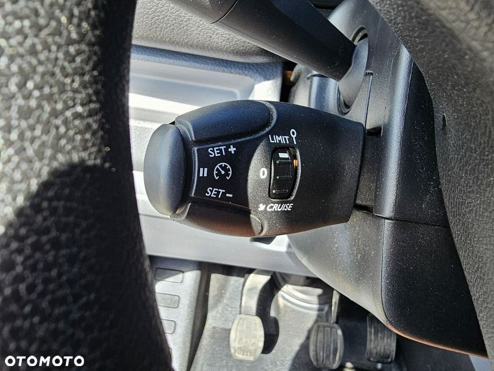 Opel Vivaro - 22