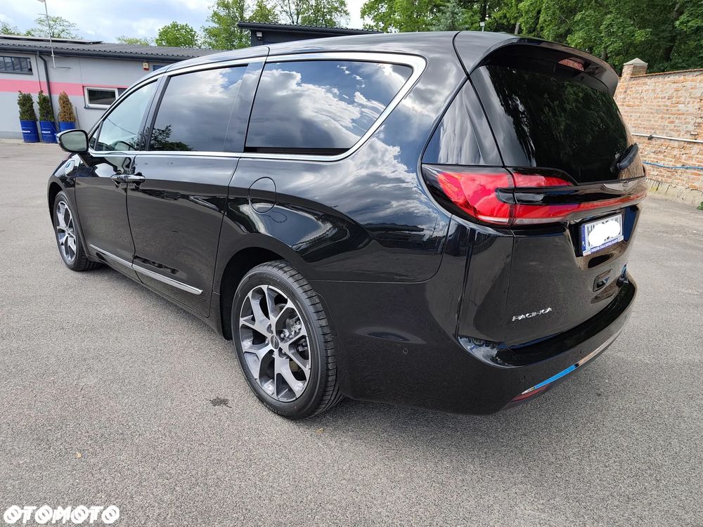 Chrysler Pacifica - 5