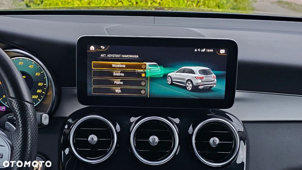 Mercedes-Benz GLC 300 e 4-Matic - 25