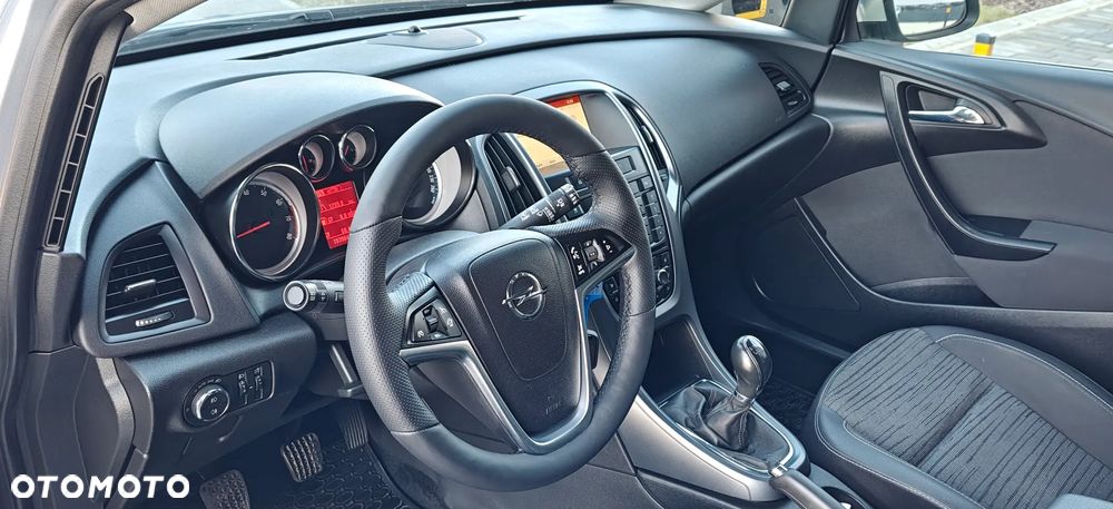 Opel Astra 1.4 Turbo Cosmo - 11