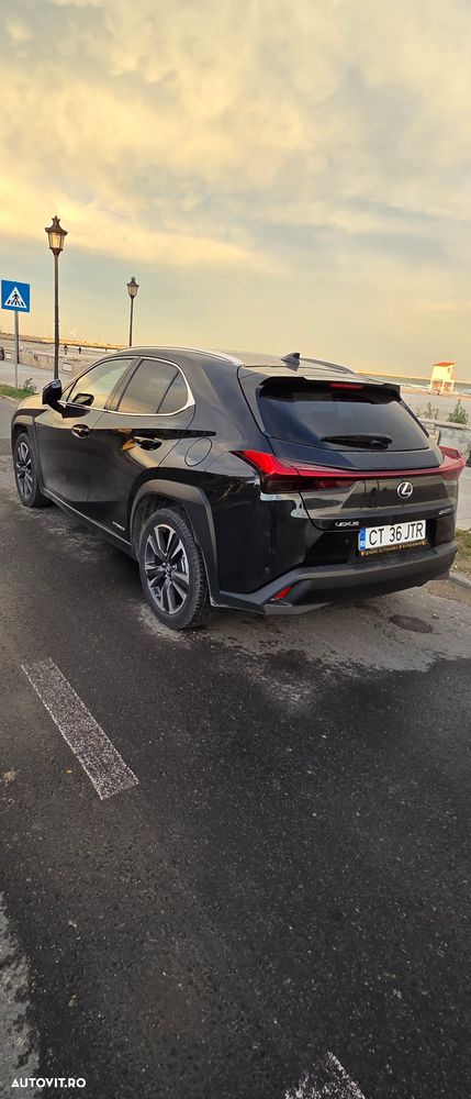 Lexus UX 250h 2.0L HEV 20H- (178 HP) 4X4 CVT Luxury - 3