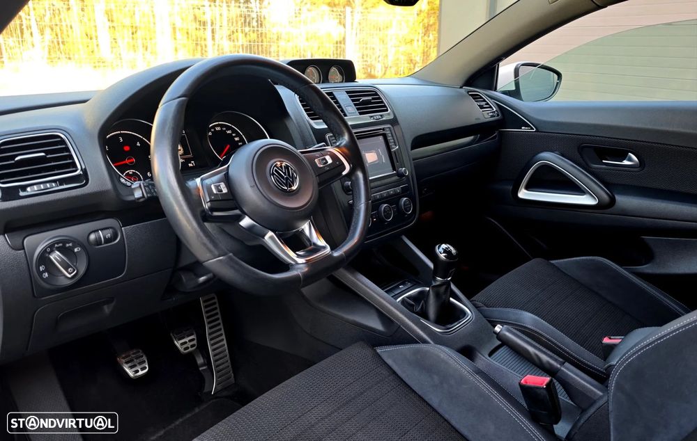 VW Scirocco 2.0 TDI Sport - 13
