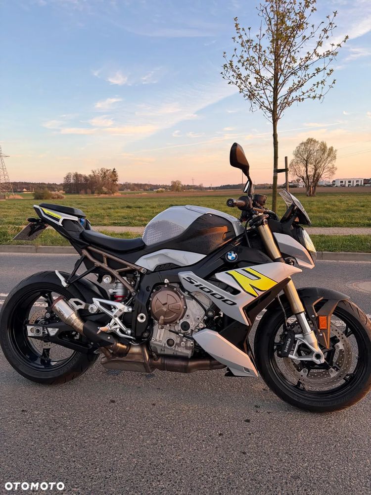 BMW S - 2