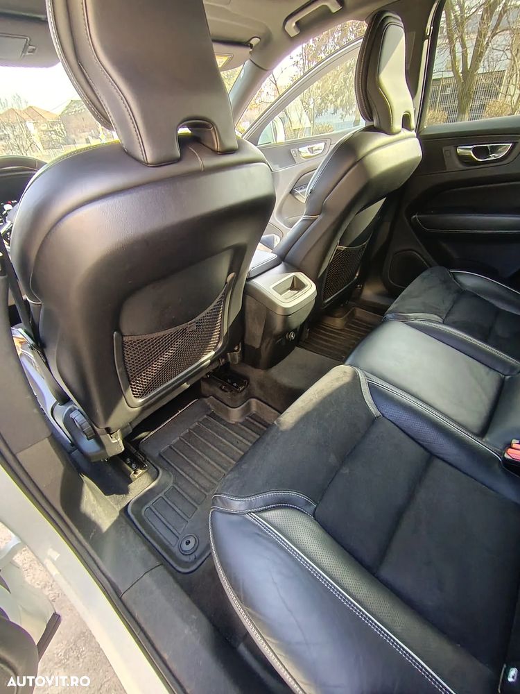 Volvo XC 60 D4 AWD Geartronic RDesign - 26