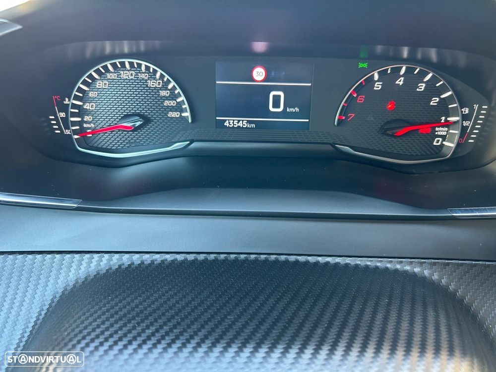 Peugeot 208 1.2 PureTech SE Style - 37