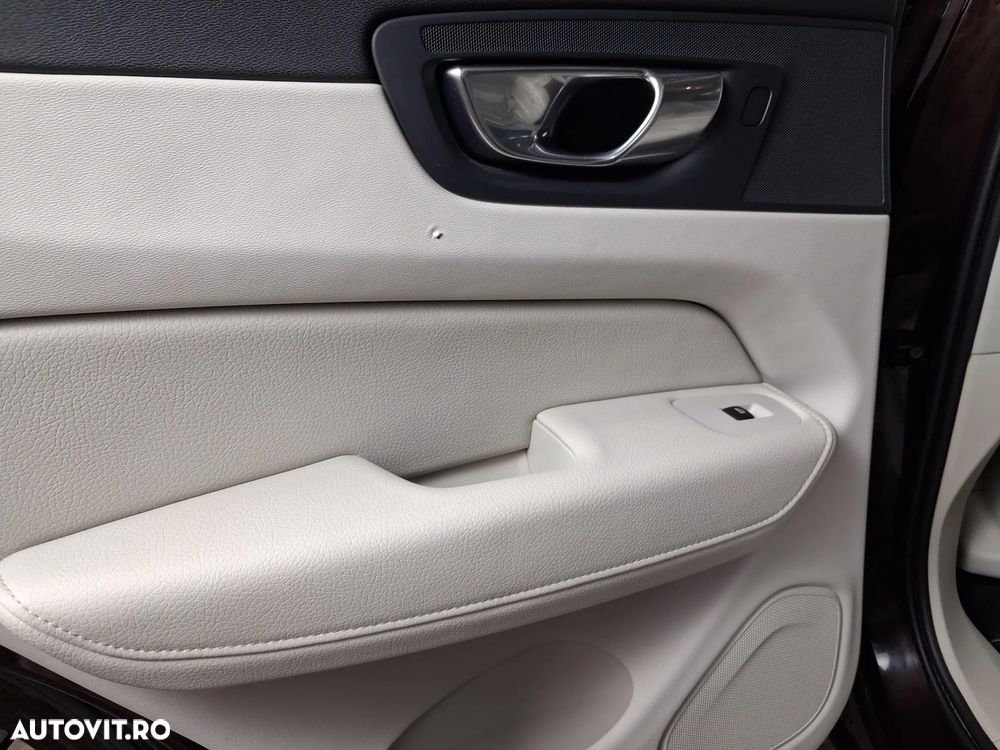 Volvo XC 60 B4 MHEV AT8 AWD Inscription - 29