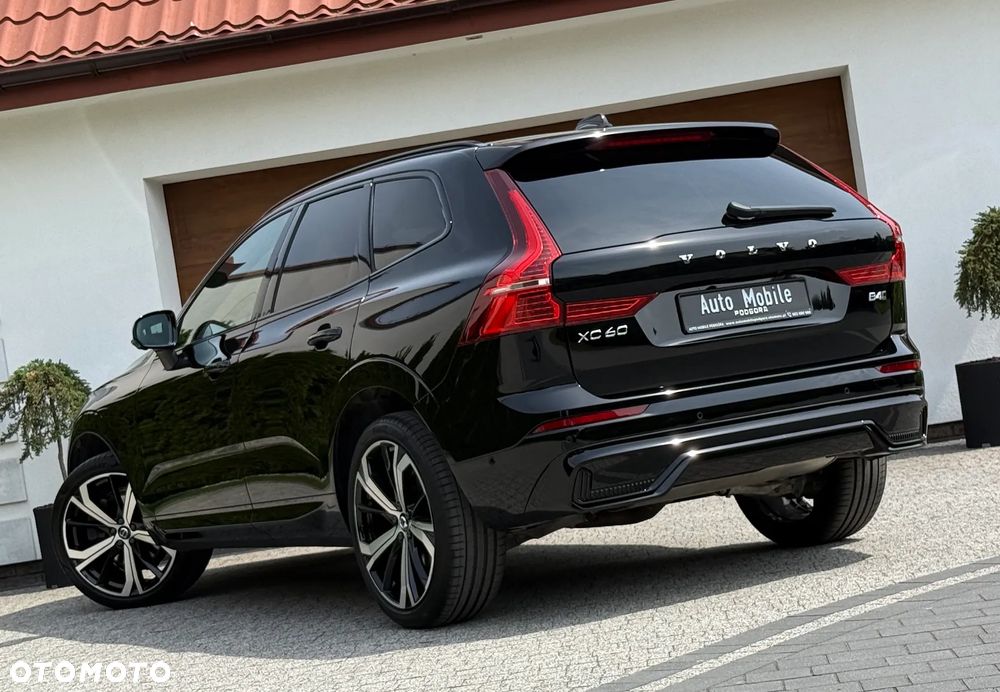 Volvo XC 60 B4 D AWD Plus Dark - 4