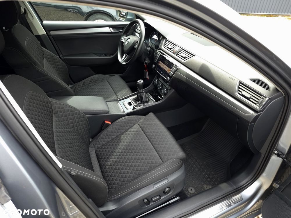 Skoda Superb 2.0 TDI Style - 13