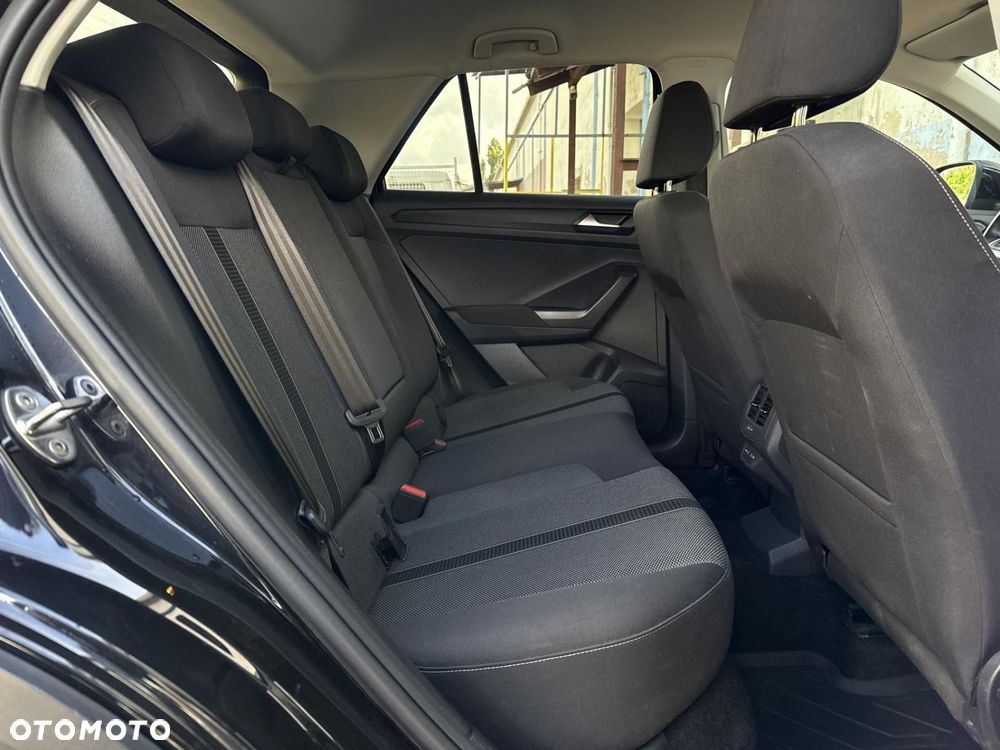 Volkswagen T-Roc - 16