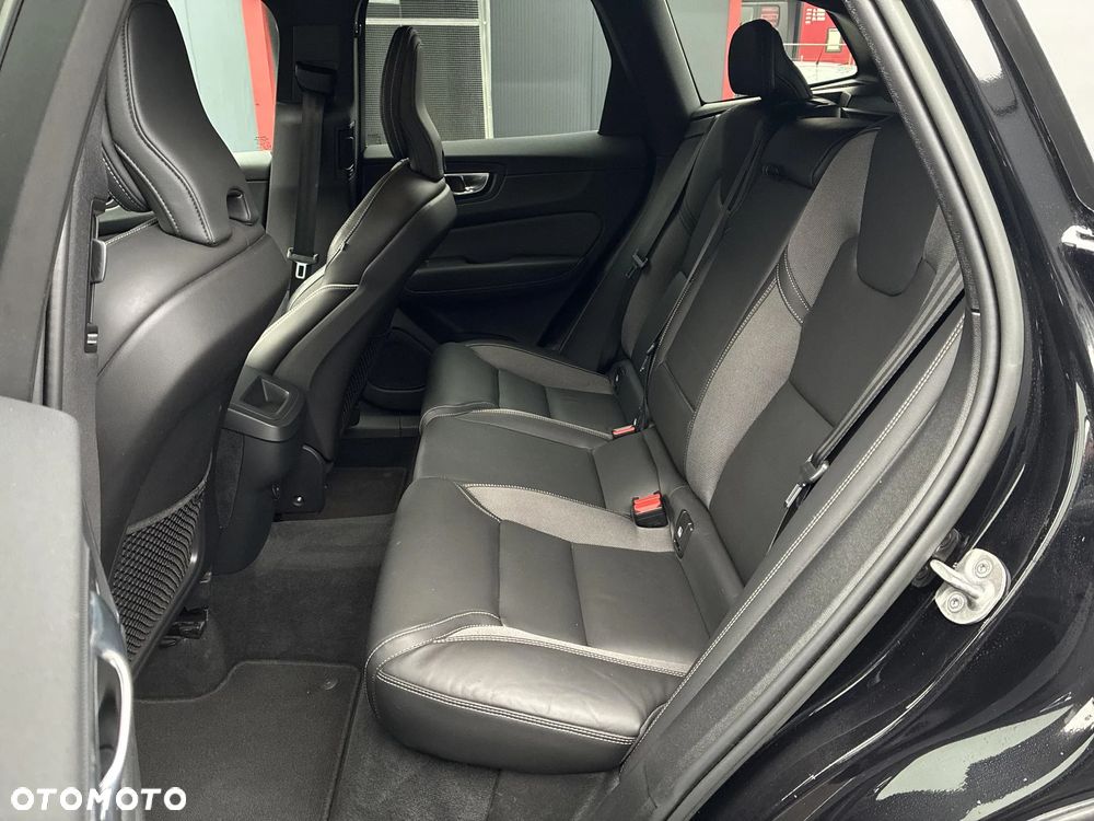 Volvo XC 60 B5 B AWD Core - 28