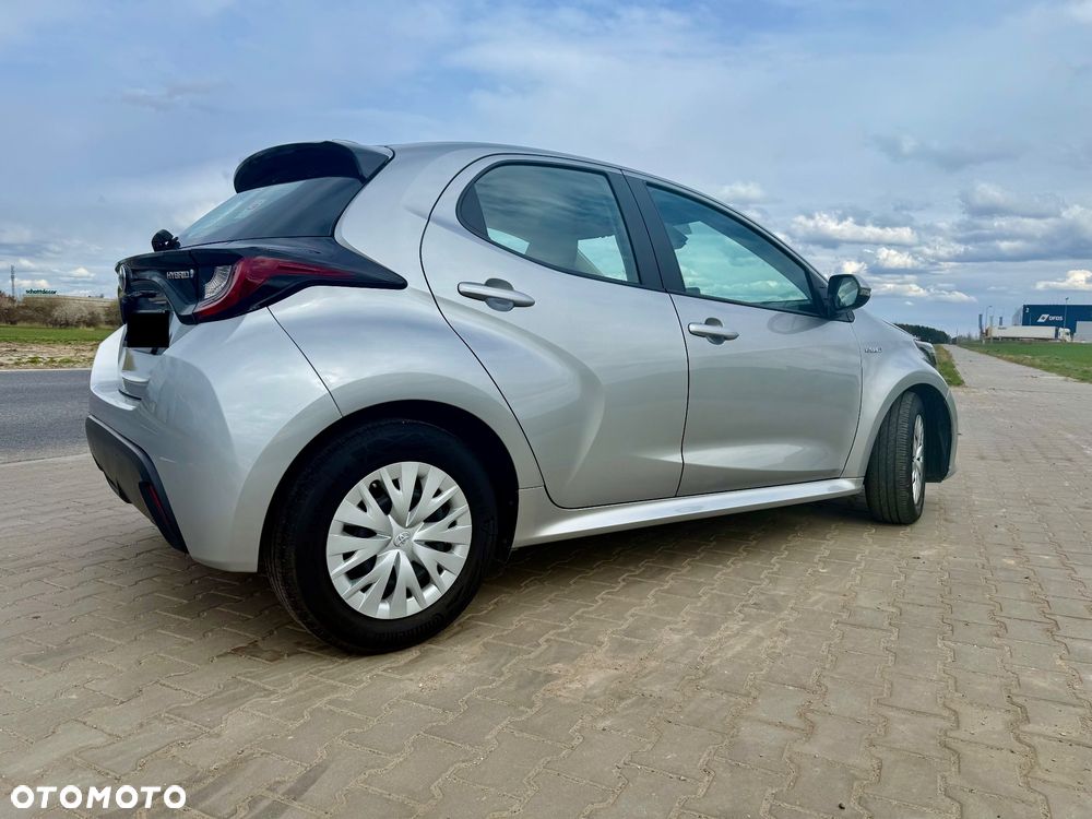 Toyota Yaris ver-hybrid-1-5-active - 9