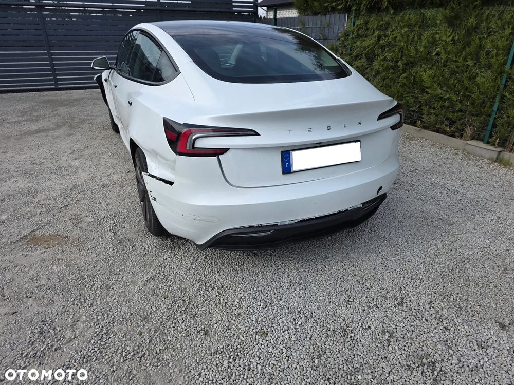 Tesla Model 3 - 21