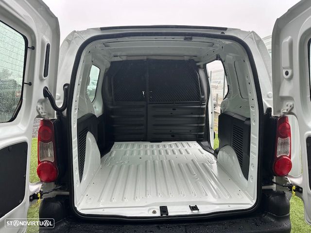 Citroën BERLINGO 3 LUGARES C/GPS - 6
