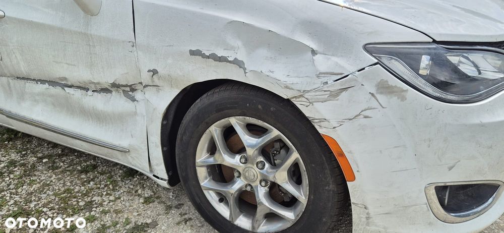 Chrysler Pacifica - 20