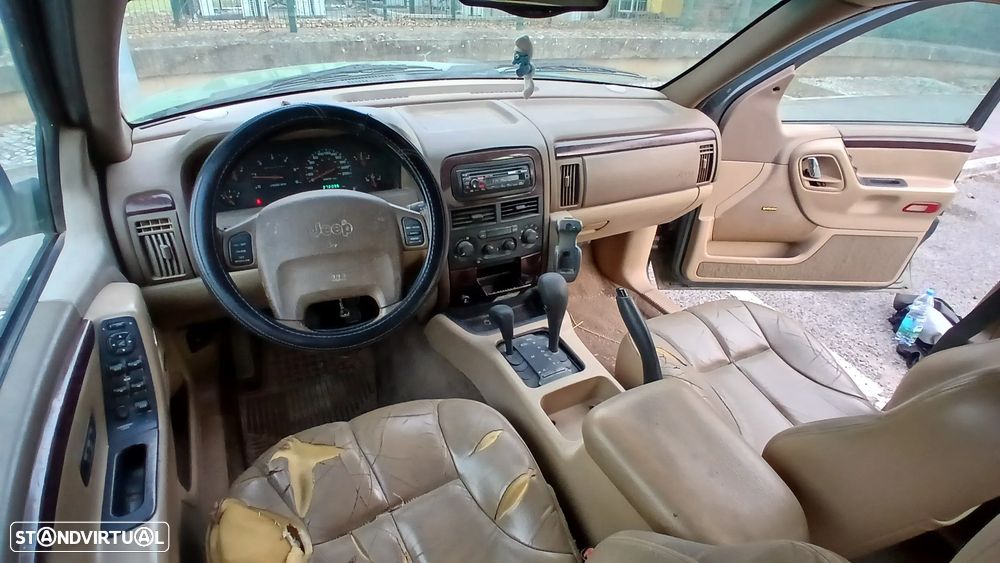 Jeep Grand Cherokee - 8