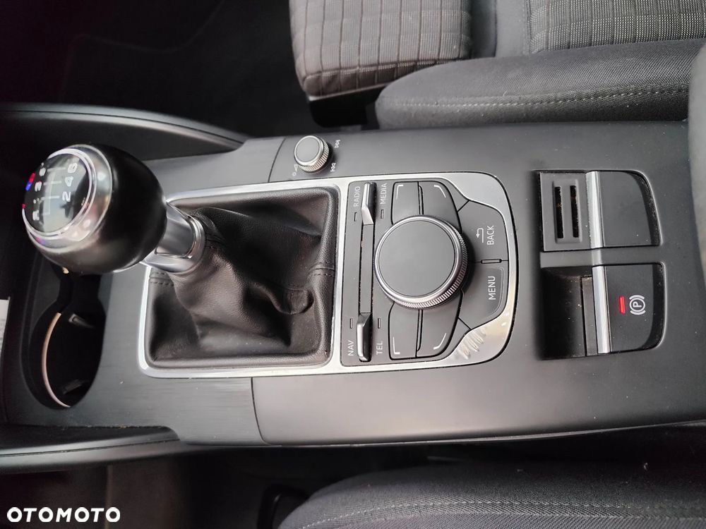 Audi A3 3-drzwiowe 1.4 TFSI Ambiente - 12