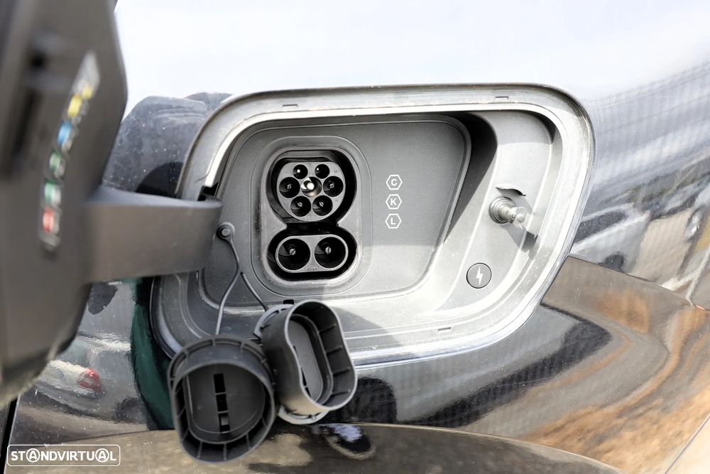 Volvo EX30 Single Motor Extended Range RWD Plus - 26