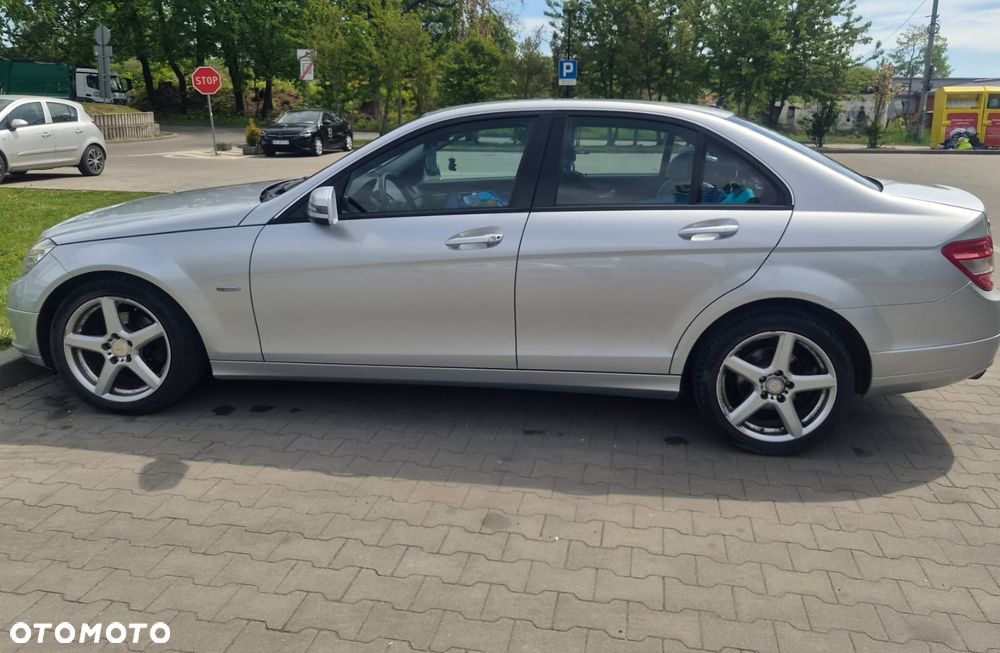 Mercedes-Benz Klasa C 180 CGI Automatik BlueEFFICIENCY - 7