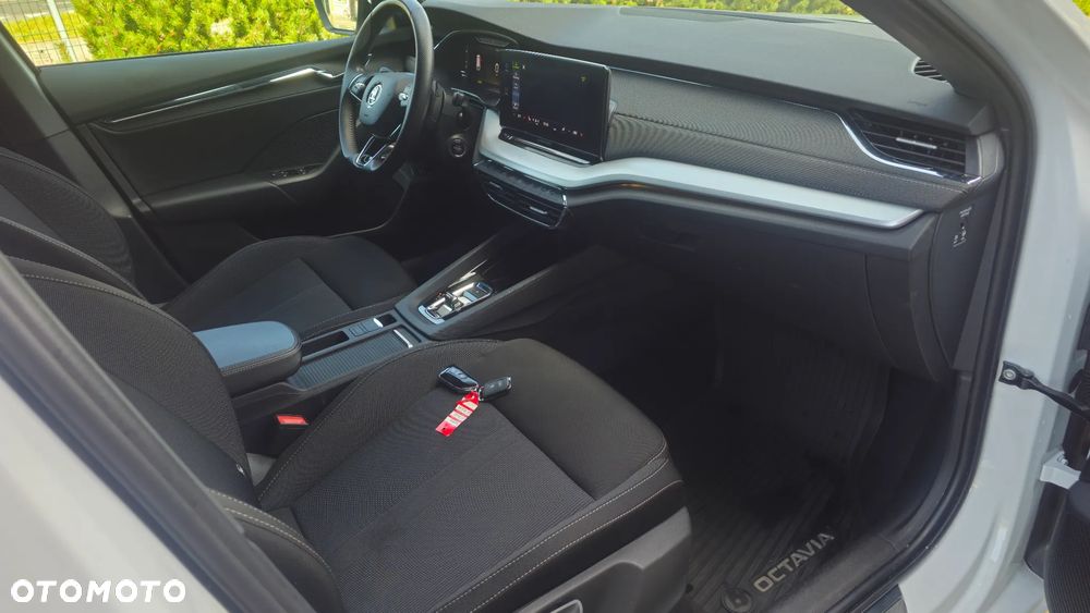 Skoda Octavia 2.0 TDI Selection DSG - 17