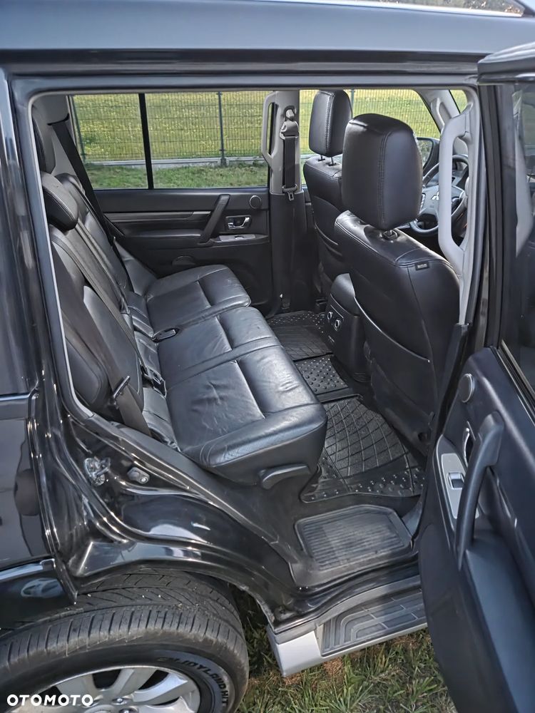 Mitsubishi Pajero - 15