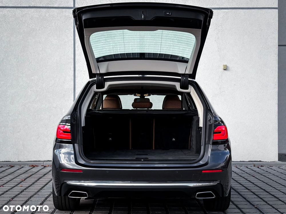 BMW Seria 5 520i Luxury Line - 11