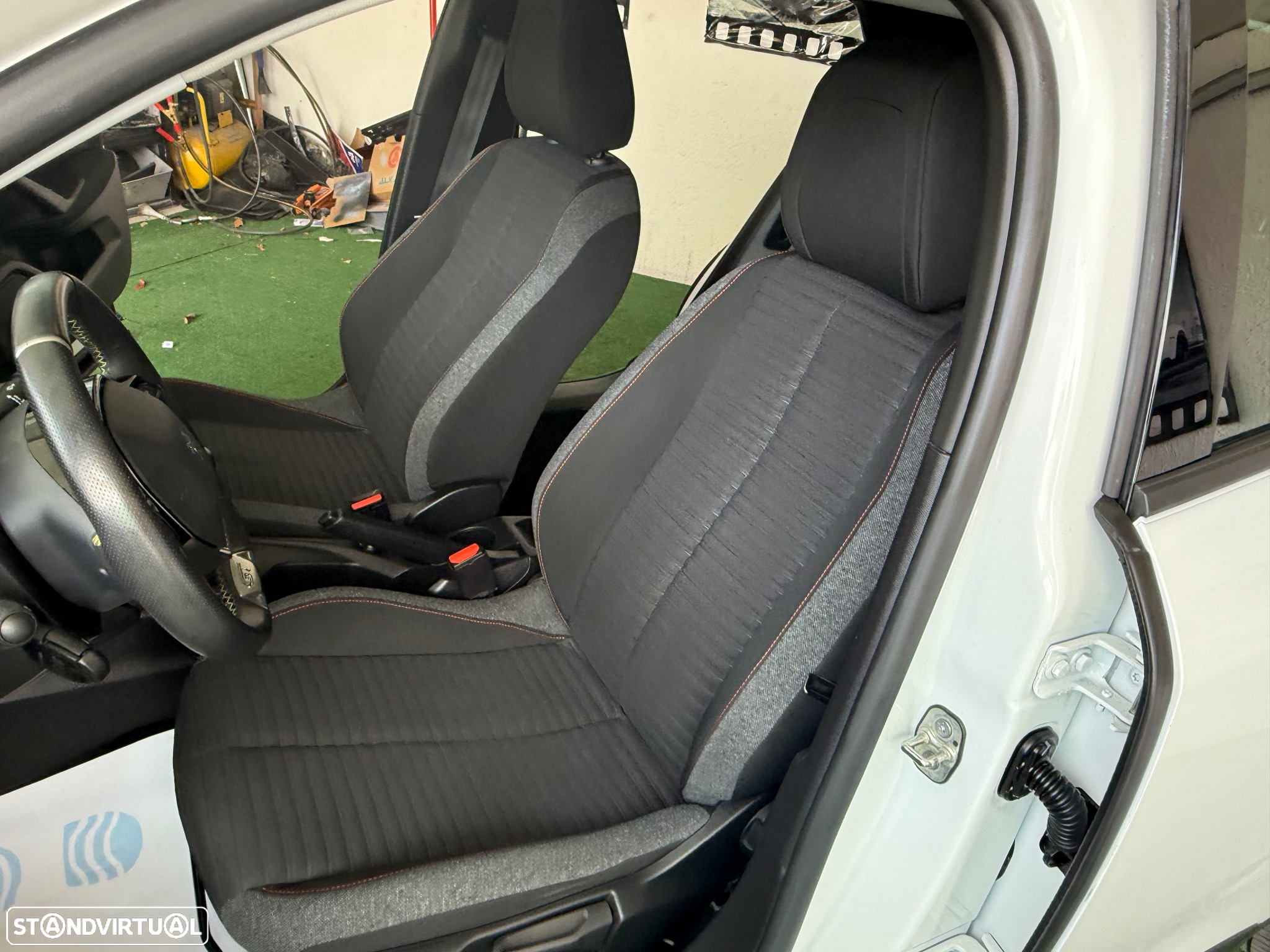 Peugeot 2008 1.5 BlueHDi GT - 24