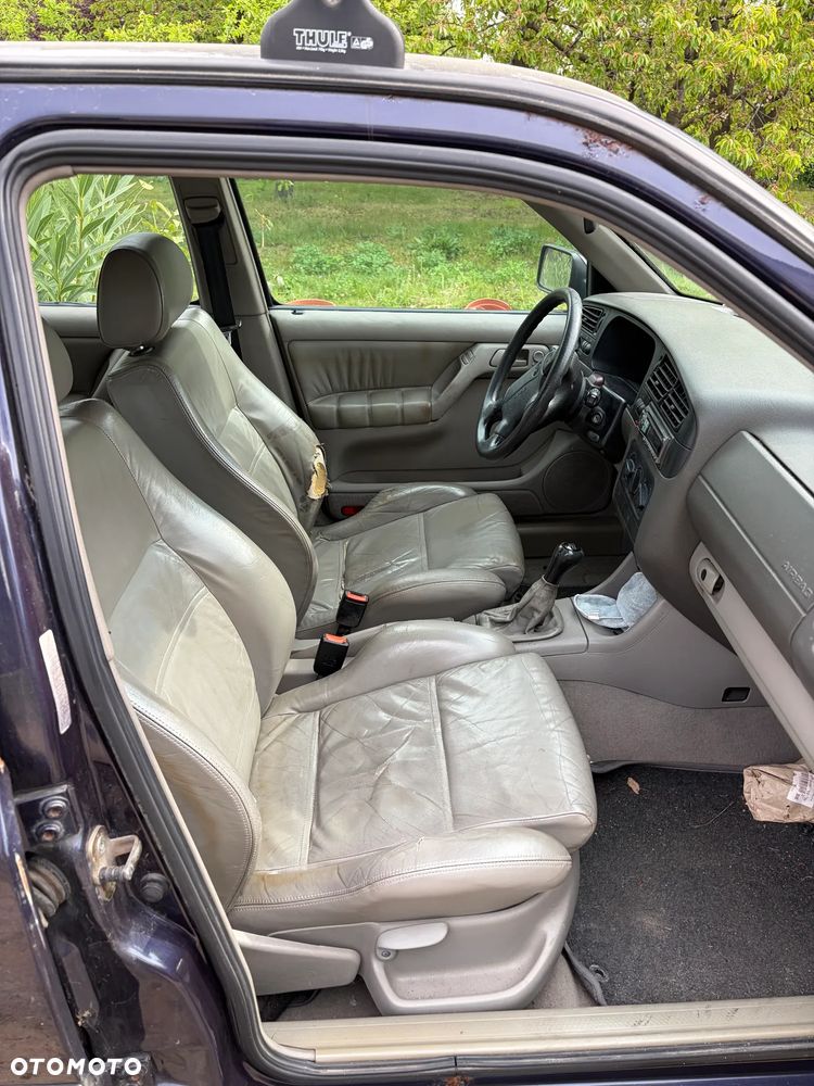 Volkswagen Golf - 6