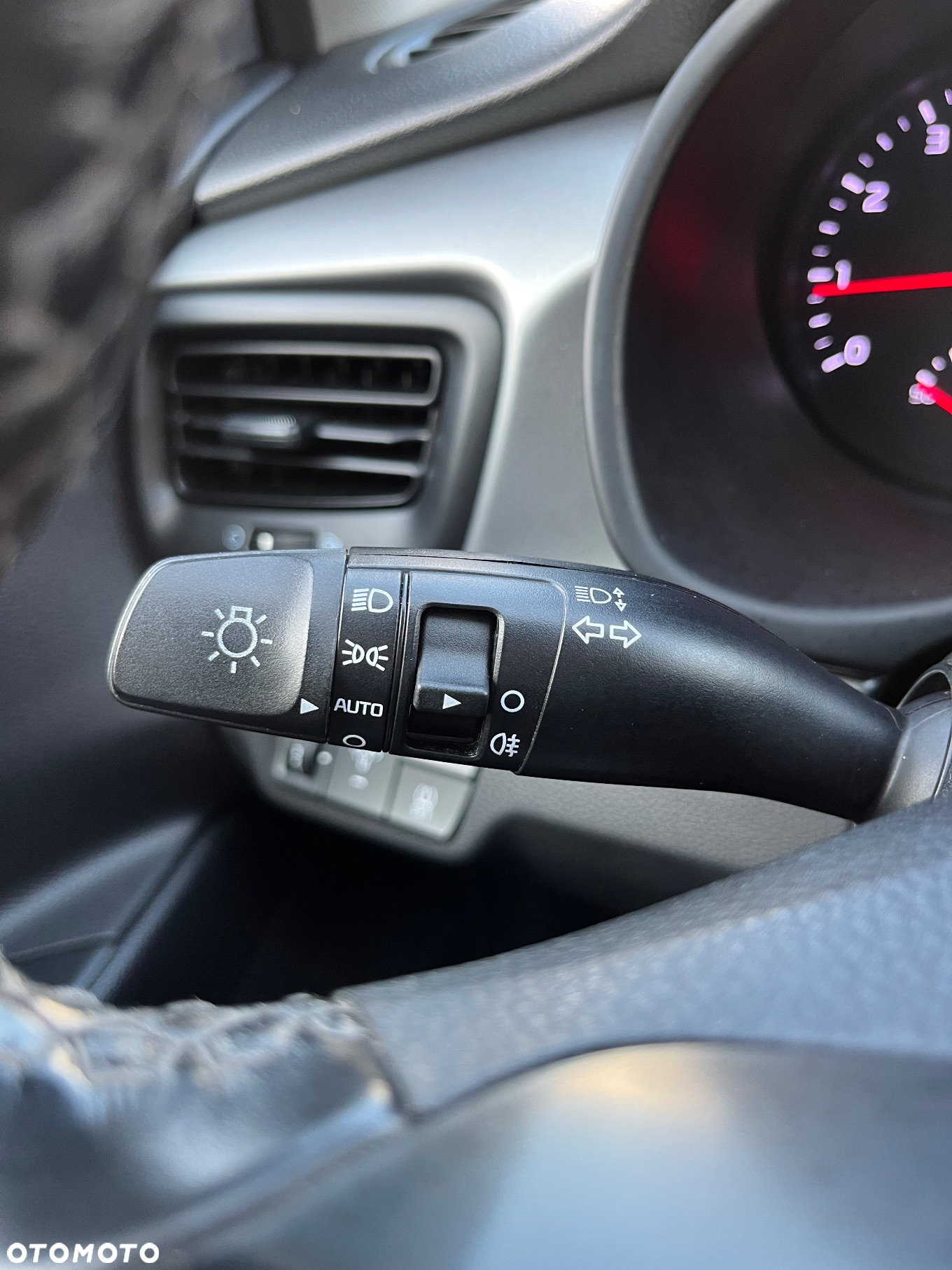 Kia Rio 1.2 L - 31