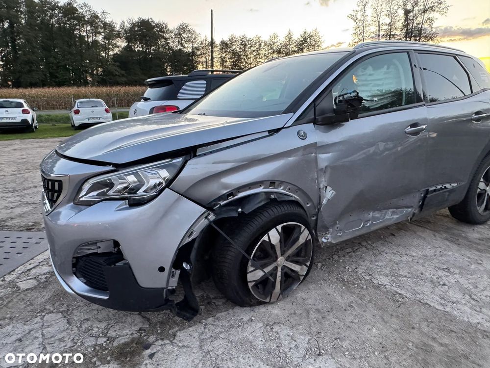 Peugeot 3008 PureTech 130 Stop & Start GPF EAT8 Roadtrip - 11