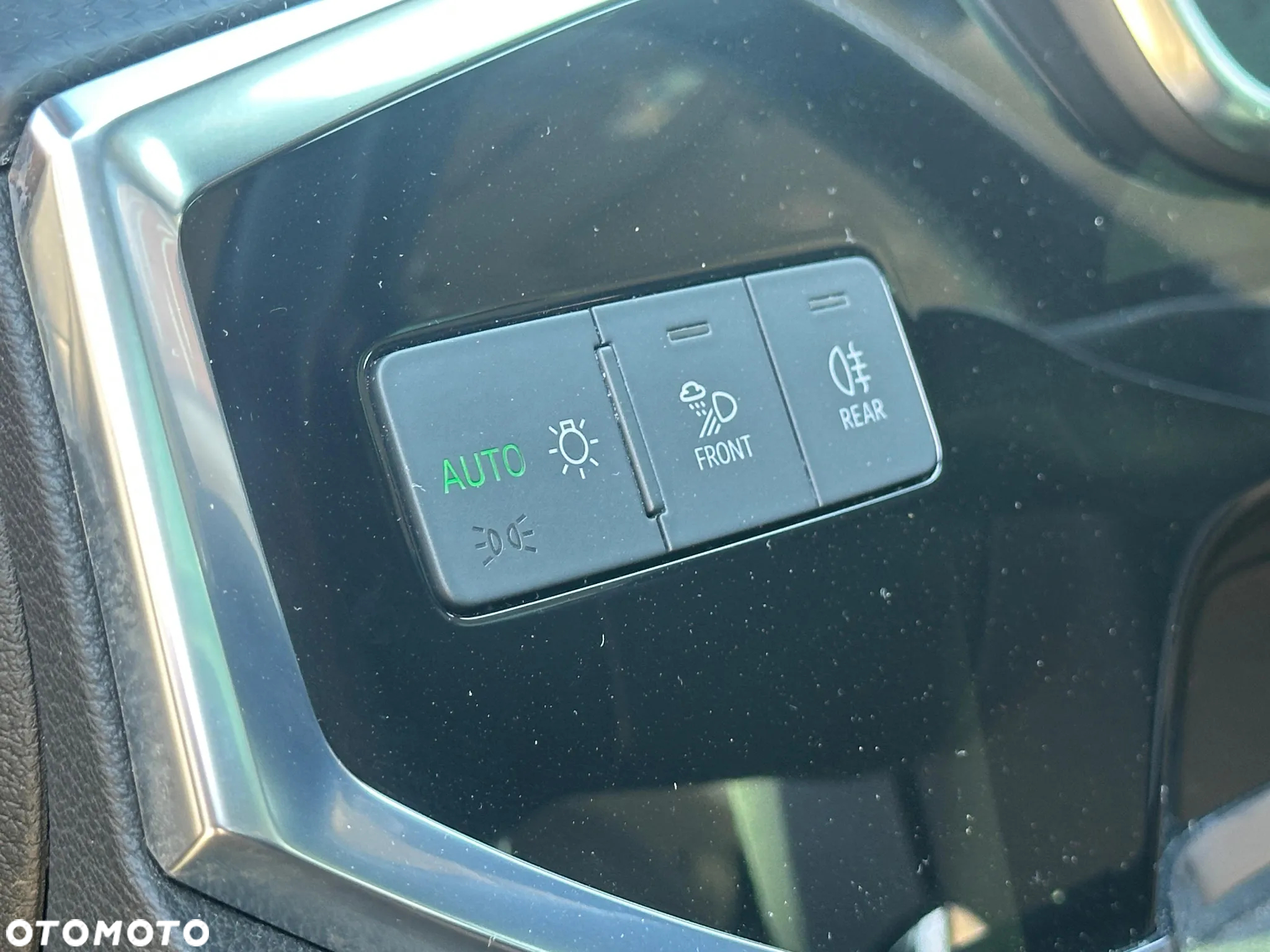 Audi Q3 2.0 TDI S tronic design - 28