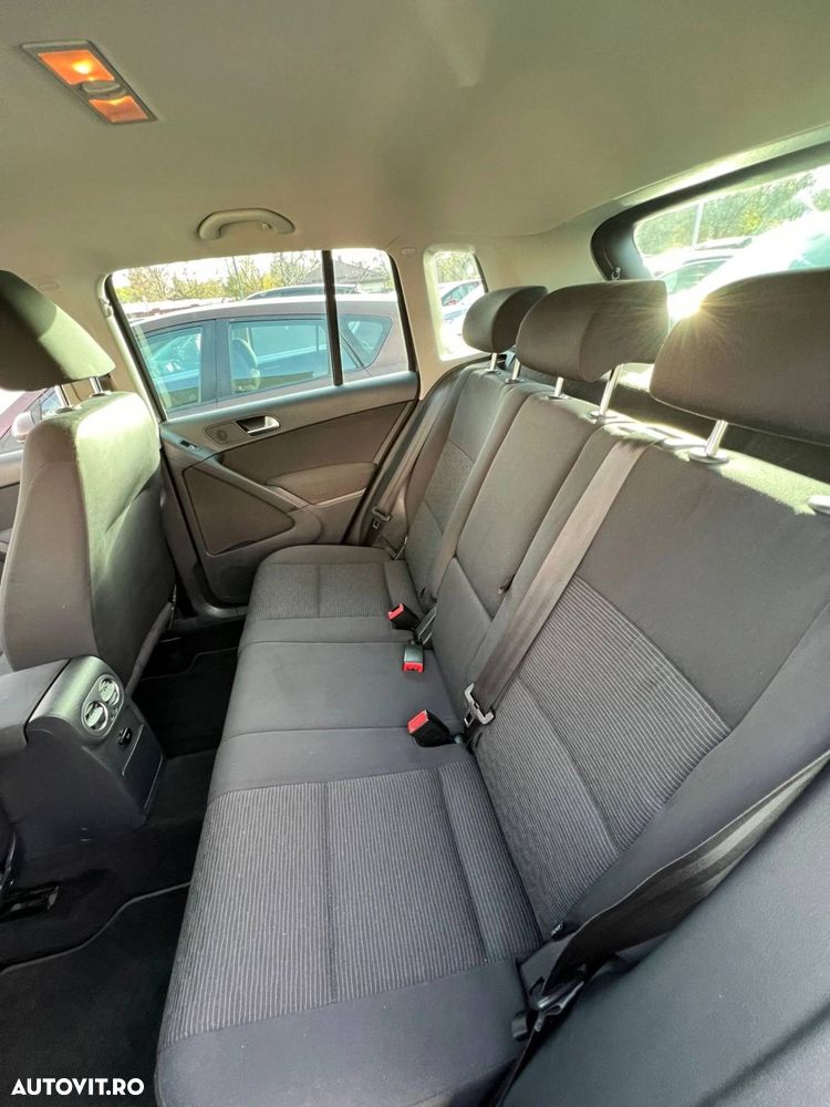 Volkswagen Tiguan - 12