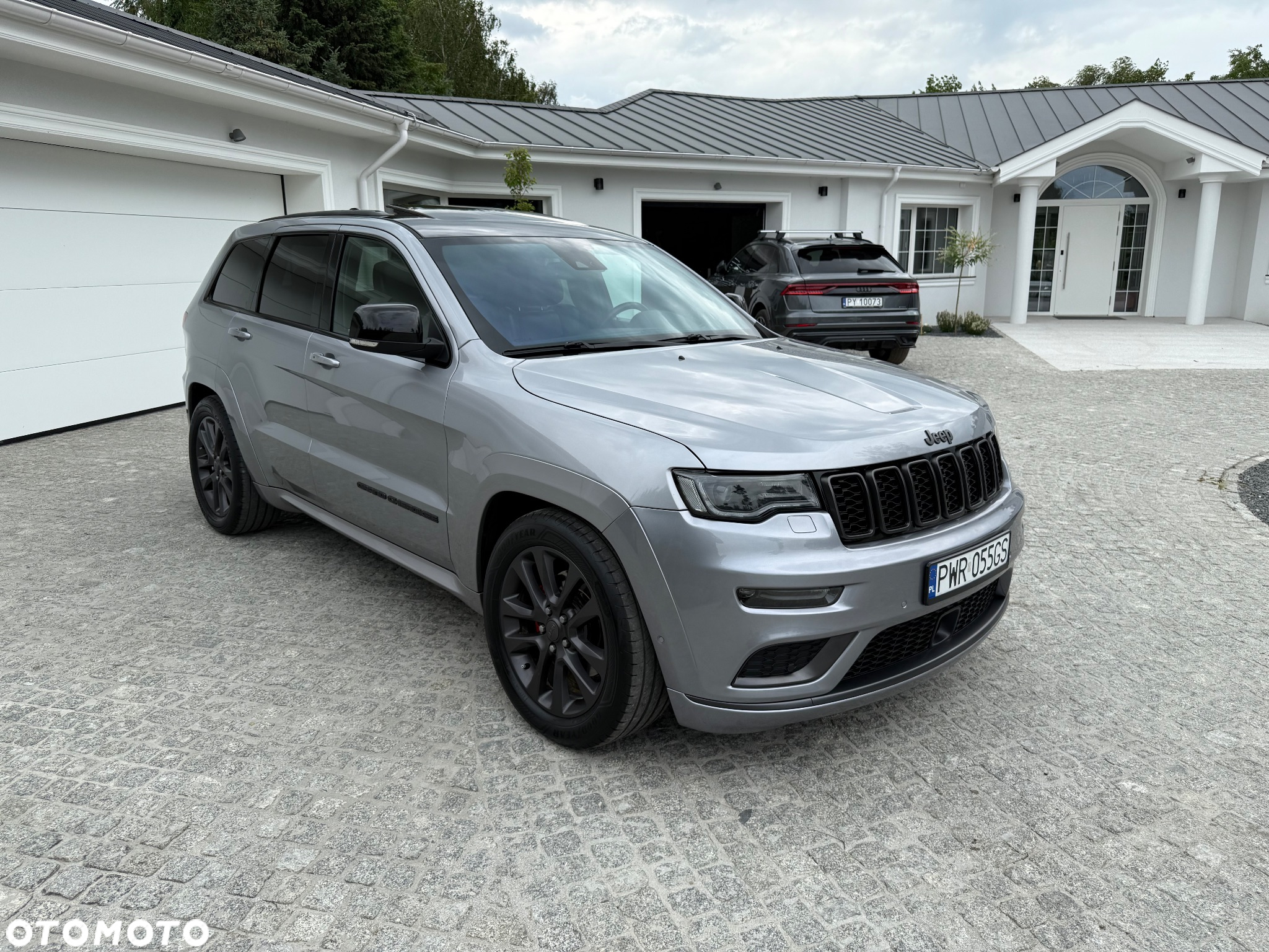 Jeep Grand Cherokee - 11