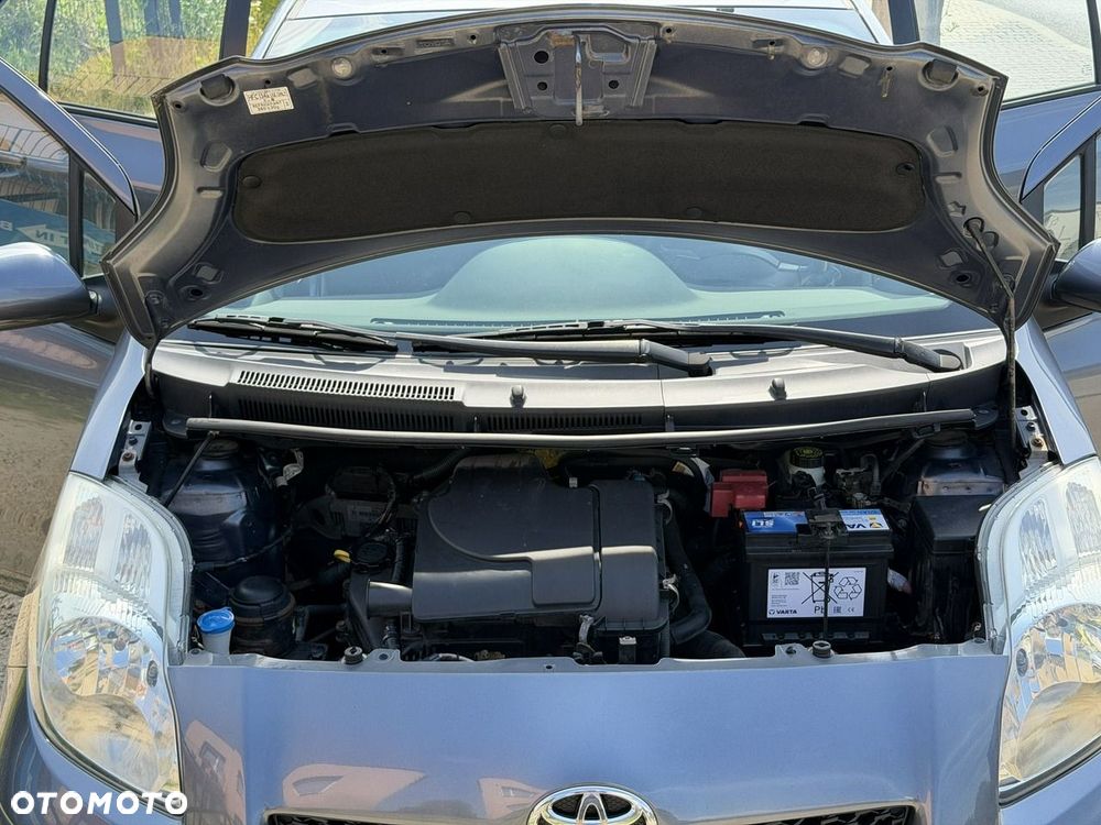 Toyota Yaris - 24