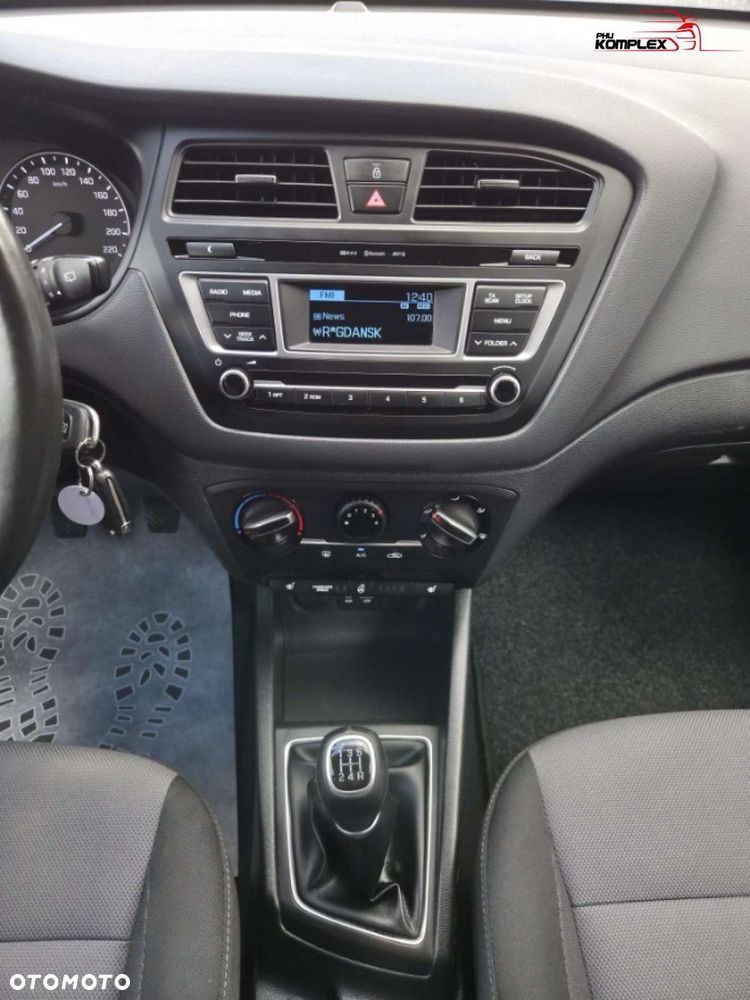 Hyundai i20 - 15