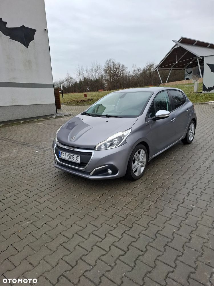 Peugeot 208 - 1
