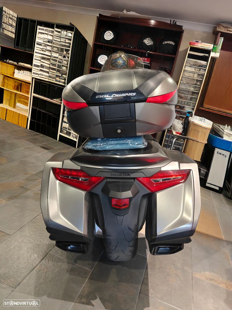 Honda Goldwing Bagger - 11