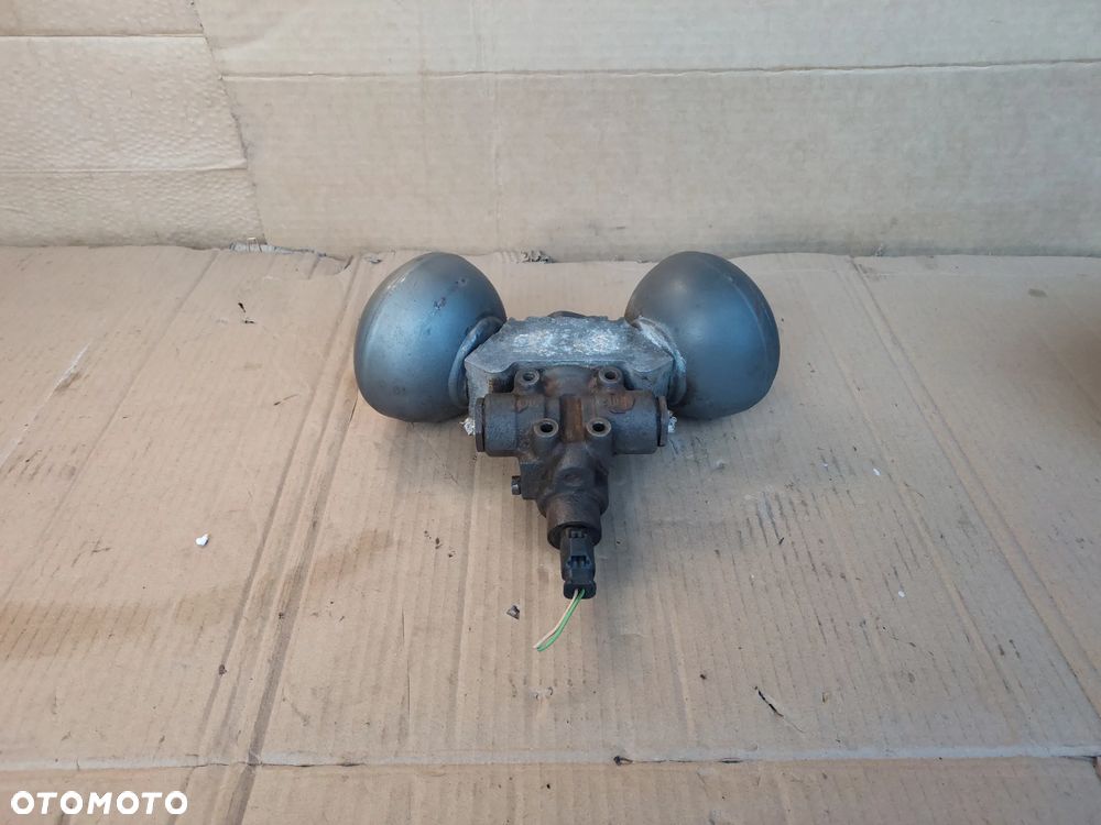 Rozdzielacz reduktor zawieszenia hydraulicznego tył Citroen C5 III x7 Szybka wysyłka Paczkomat - 1