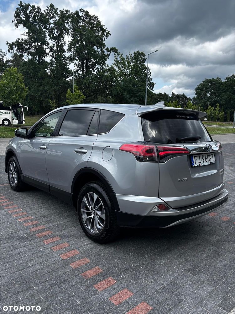 Toyota RAV4 - 4