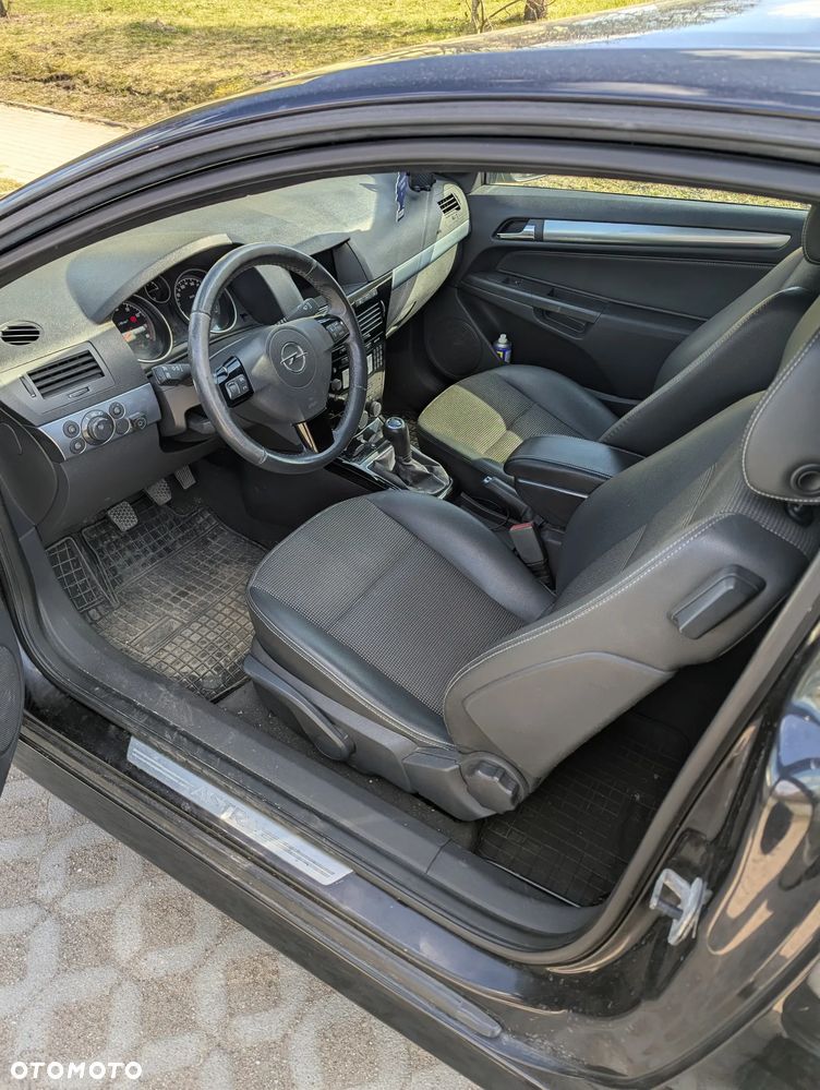 Opel Astra 1.6 Turbo Cosmo - 18
