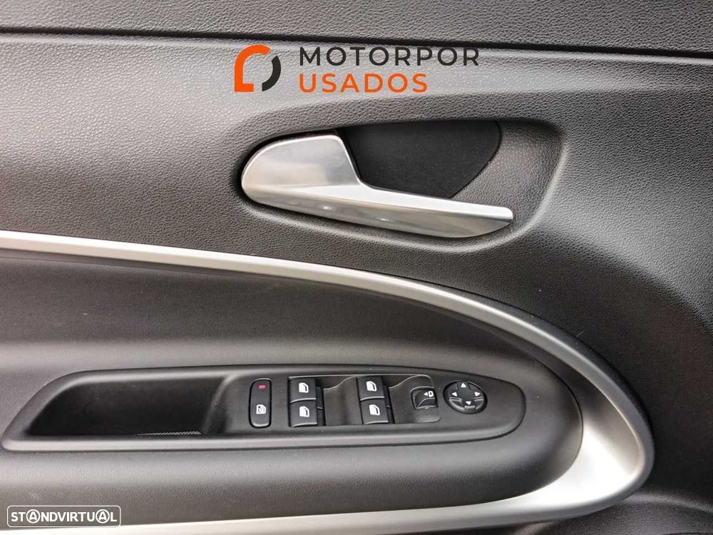 Jeep Avenger 54 kWh Summit - 14